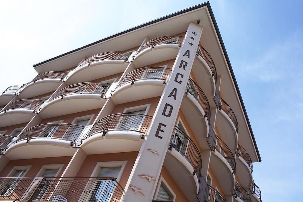 Hotel Arcade Rimini Esterno foto