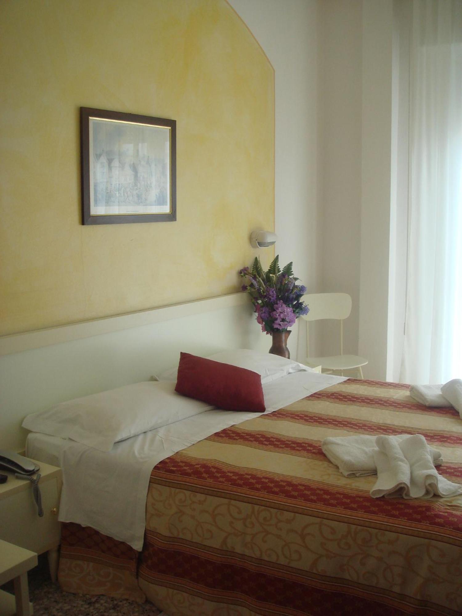 Hotel Arcade Rimini Esterno foto