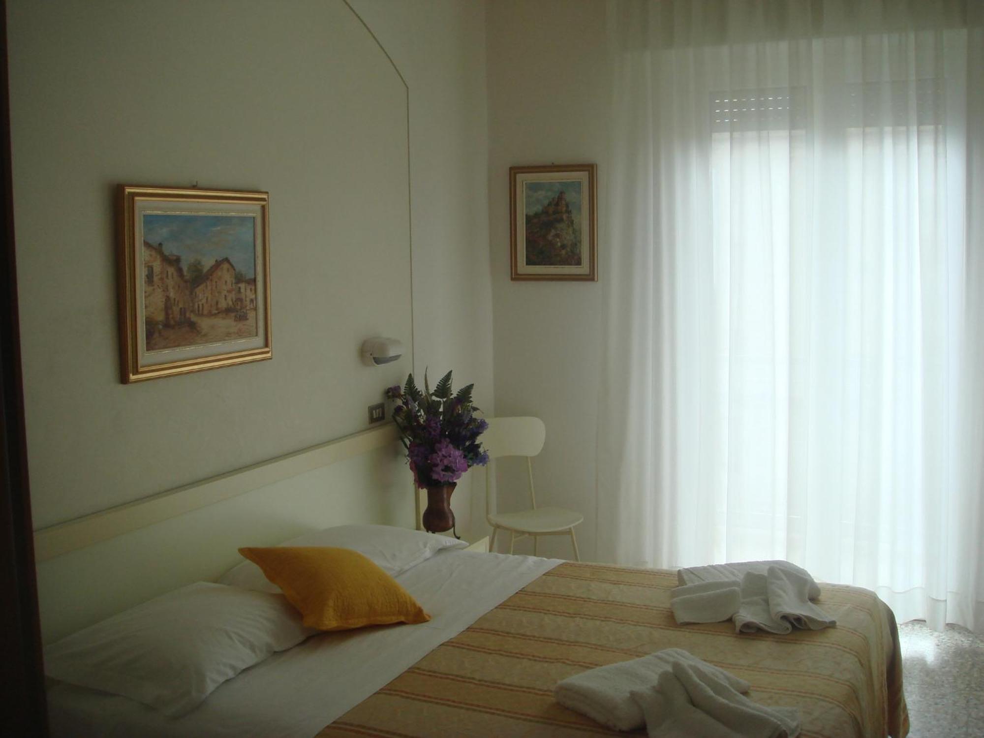Hotel Arcade Rimini Esterno foto
